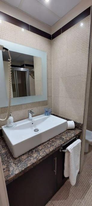 贝纳尔马德纳Elegante Alojamiento Con Piscina A 200 M Del Mar.公寓 外观 照片